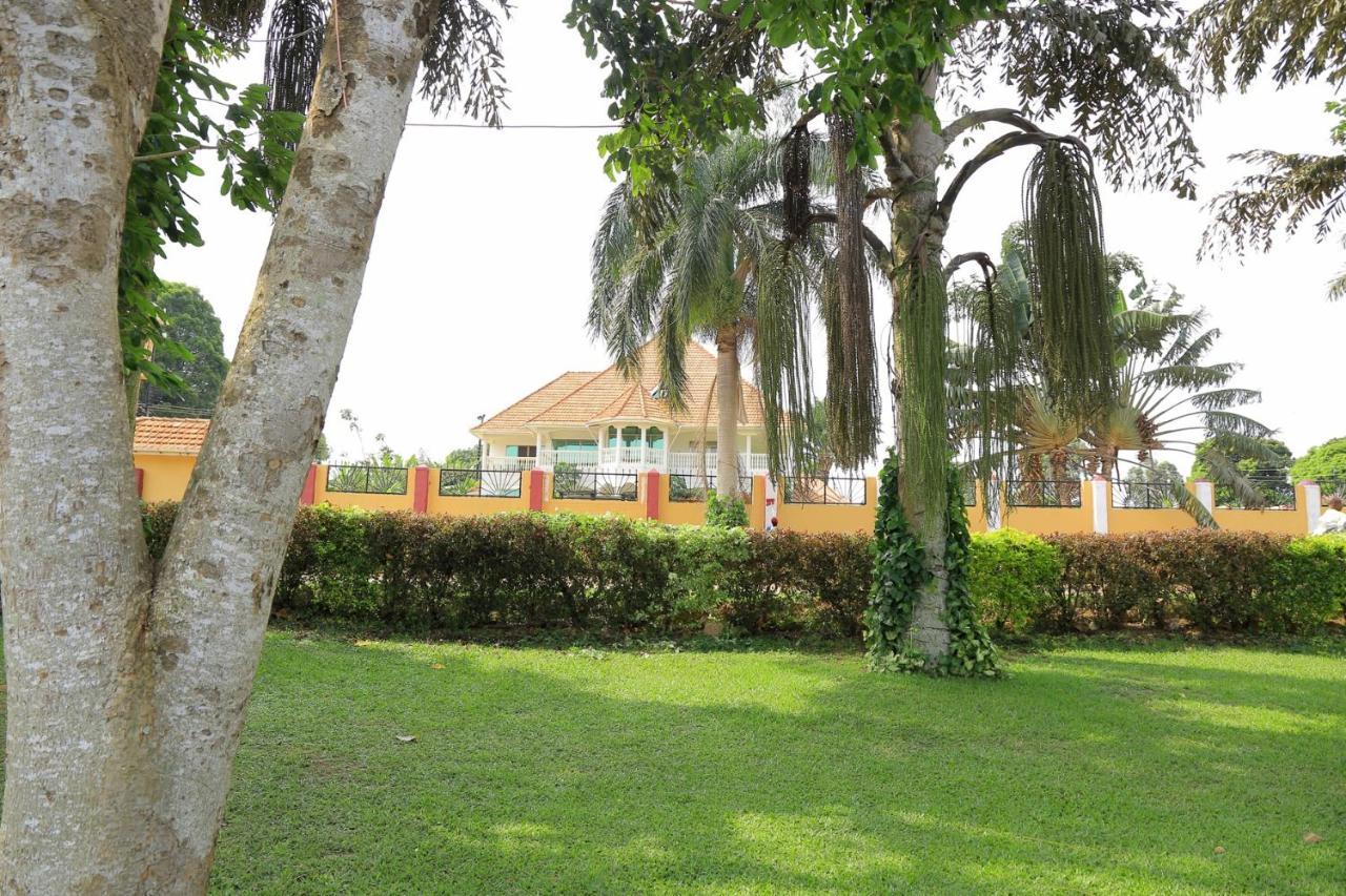 Victoria Royal Hotel Entebbe Exterior foto